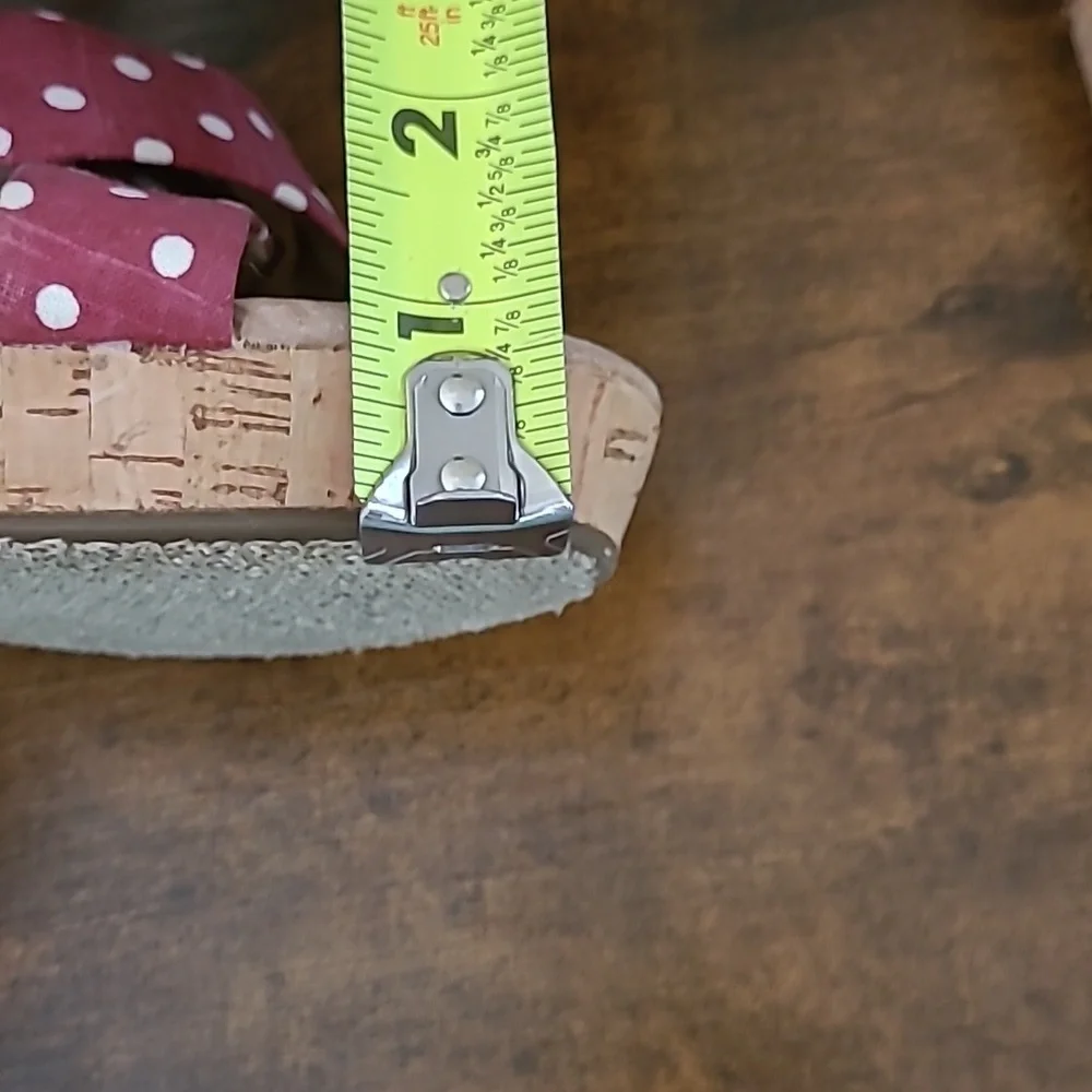 Toms cranberry white